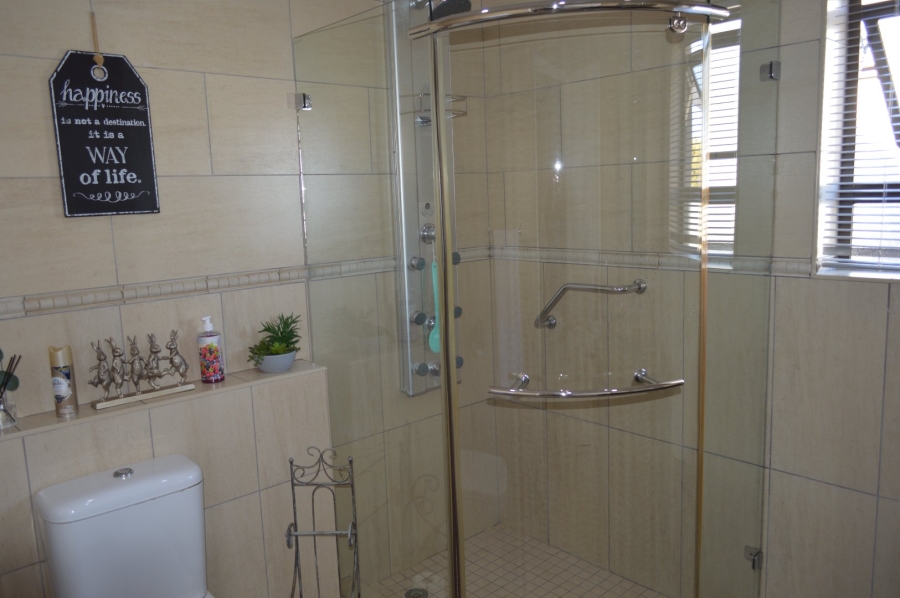 3 Bedroom Property for Sale in Wilkoppies North West